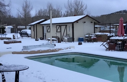 Pine Valley Apartamento | Mini Dude Ranch. Working Horse ranch, studio, Pet friendly, Mountain Views