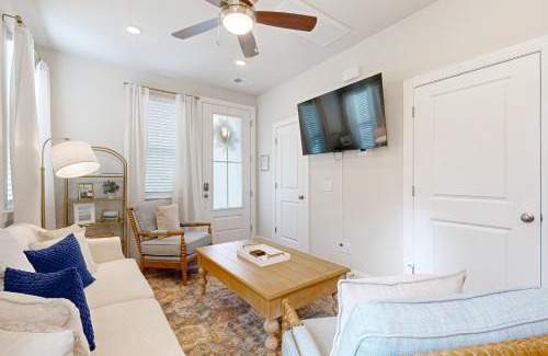 North Charleston Casa | Mini Manor off Meeting