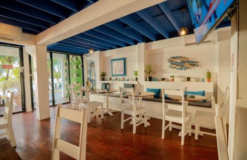 Half Moon Bay Apartamento | Mini Penthouse Beachfront - Bay View in West End