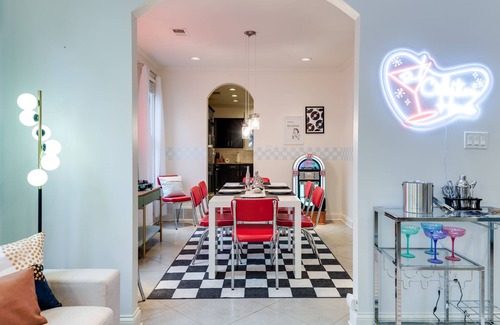 East Midtown Casa | Mini Pool, Mini Golf! Modern Vintage Memphis