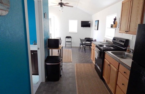 Matagorda Cabina | Mini resort with peaceful property includes pool and fun. Fishin Mission !