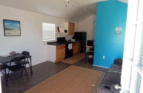 Matagorda Cabina | Mini resort with peaceful property includes pool and fun. Fishin Mission !