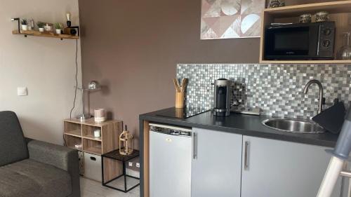 Mery-sur-Oise Cama Y Desayuno | Mini studio et espace extérieur