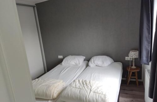 Meliskerke Chalet De Esquí | Minicamping Wisse