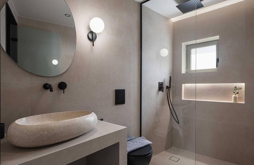 Daratsos Hotel | Minimal Hideaway with Jacuzzi