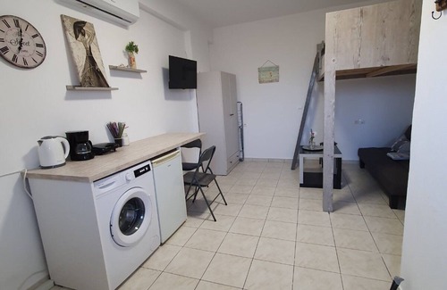 Marathos Apartamento | Minimal small apartment by the sea Ammoudara Heraklion No 1