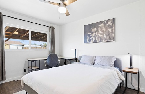 Central Escondido Casa | Minimalism & a Splash of Anime Home