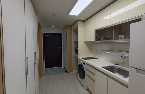 Banghwa-dong Apartamento | Minimalism Stay 6 next to Gimpo Airport
