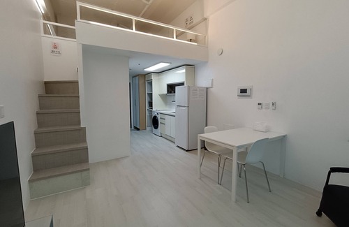 Banghwa-dong Apartamento | Minimalism Stay 6 next to Gimpo Airport