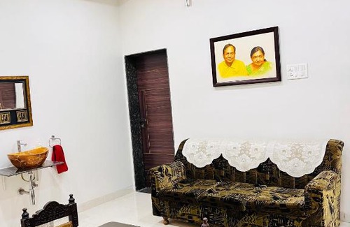 Raipur Apartamento | Minimalist 3BHK Flat in Central Raipur with Office Space