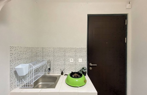 Bogor Selatan Apartamento | Minimalist And Cozy 1BR at Royal Heights Apartment