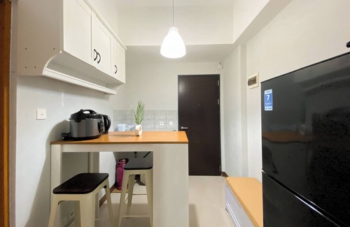 Bogor Selatan Apartamento | Minimalist And Cozy 1BR at Royal Heights Apartment
