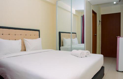 Kayu Putih Apartamento | Minimalist and Fully Furnished Studio Tifolia Apartment By Travelio