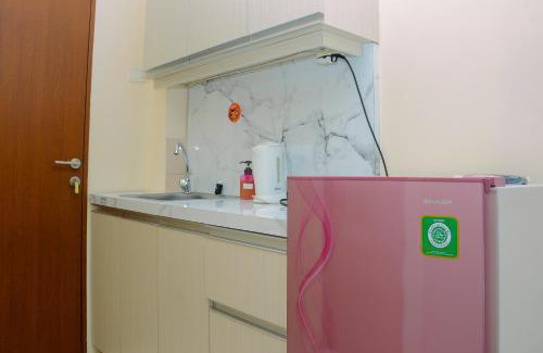 Kayu Putih Apartamento | Minimalist and Fully Furnished Studio Tifolia Apartment By Travelio