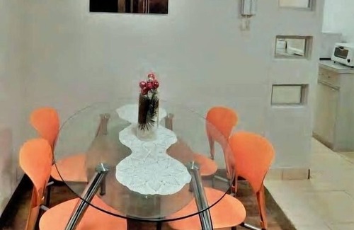 Macrodistrito Sur Apartamento | Minimalist Apartment