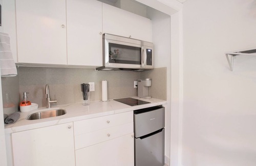 Pomona Apartamento | Minimalist, Pool private studio