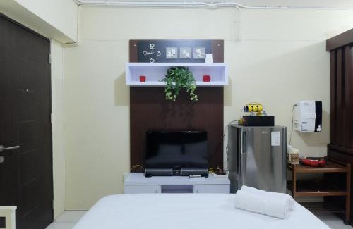 Kebagusan Apartamento | Minimalist Studio at Kebagusan City Apartment By Travelio
