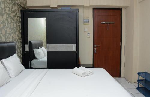 Kebagusan Apartamento | Minimalist Studio Room at Kebagusan City Apartment By Travelio