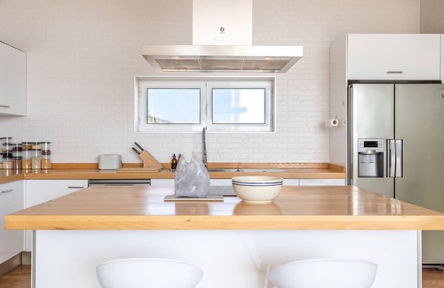 Arenas del Mar Villa | Minimalist villa by the beach