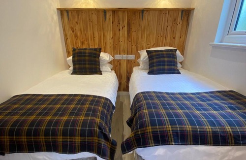 Redruth Casa | Minimoore Lodge. Perfect for walkers, cyclists and surfers.