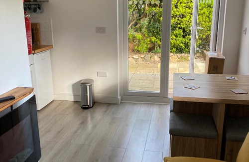 Redruth Casa | Minimoore Lodge. Perfect for walkers, cyclists and surfers.