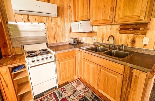Puposky Cabina | Minnesota Lakefront Cabin - Sunset Views & Prime Fishing Location