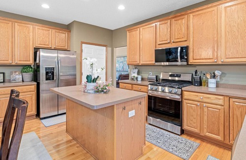 Cottage Grove Casa | Minnesota Timber Ridge: Cottage Grove and Woodbury Suburbs of Saint Paul