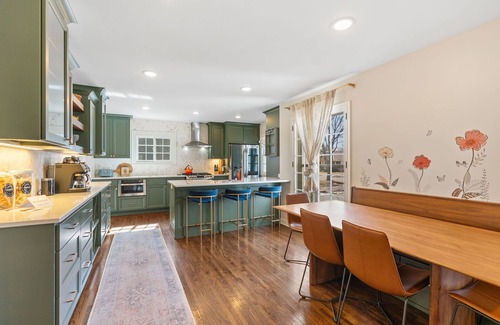 Falcon Heights Casa | MINNeSTAY* Haven in the Heights