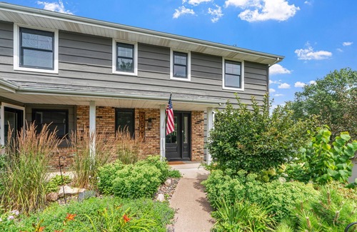 Lindstrom Casa | MINNeSTAY* Kichisaga Retreat Lake Home | Family