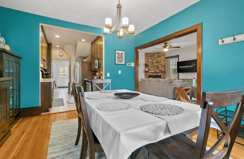 Powderhorn Casa | MINNeSTAY* Lyndale Pleasant Getaway