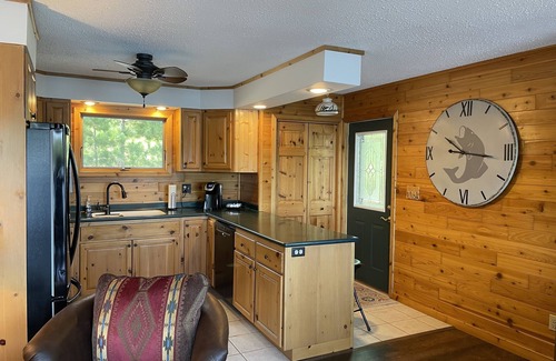 Minocqua Casa | Minocqua Country Club Cottage located on Lake Minocqua!