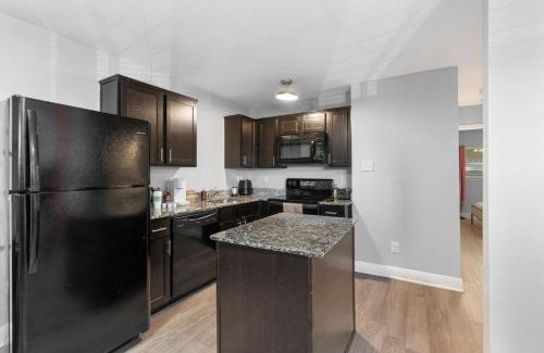 Hyde Park Apartamento | Mins 2 Dwntown - Private Retreat - King Bed