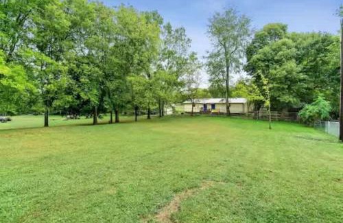 Clarksville Apartamento | Mins from Downtown - Campbell Carriage House