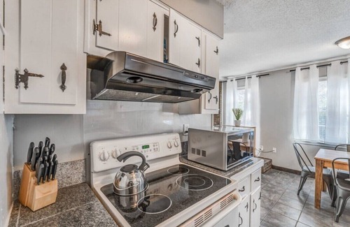 Ellendale Casa | Mins from Parks, Hiking, & Dining- Brick Bungalow