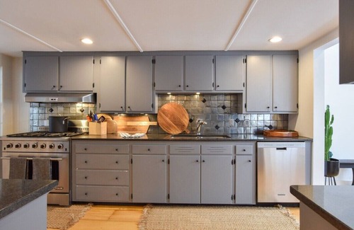 Cummaquid Casa | Mins to Beach, Barnstable Village, New Kitchen!