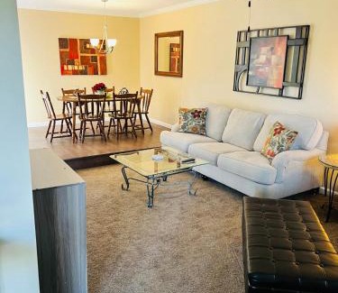 Quincy Apartamento | Mins to Blessing Hospital, Miss River, Country Club