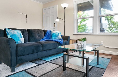 Nevada - Lidgerwood Casa | Mins To Downtown | Fenced Yard | BBQ | Fast Wi-Fi