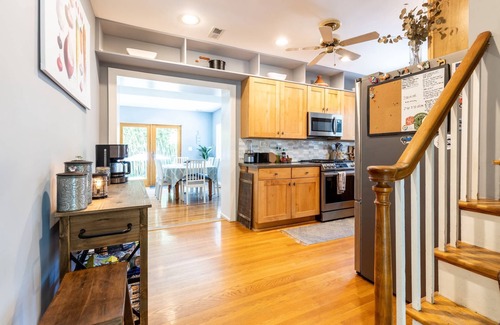 Annapolis Casa | Mins to Downtown in Waterfront community at Pet-friendly Pinecrest Bungalow