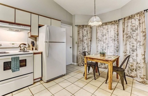 Savannah Casa | Mins to Downtown & Islands! Garfield Getaway
