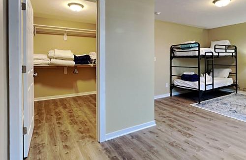 Indianapolis Casa | Mins to Downtown & Raceway Rookwood Retreat 1 & 2