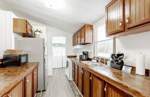 West Columbia Casa | Mins to Downtown & Working Desk - Gamecock Roost