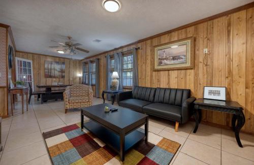 Columbus Casa | Mins to Ft Moore - The Columbus Cottage Guesthouse