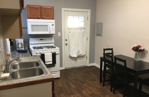 Windsor Park Apartamento | Mins to mass Ave -Workspace, Smart TV & AC