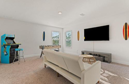 Ono Island Casa | Mins to the Beach/King Beds/Arcade-Snowbird Deals!