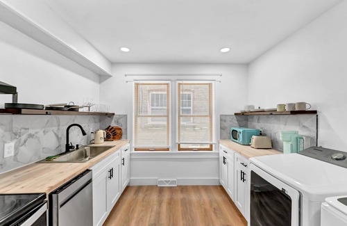 Niagara Falls Apartamento | mins to the Niagara Falls with WiFi, AC, Arcade, full kitchen