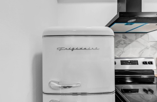 Niagara Falls Apartamento | mins to the Niagara Falls with WiFi, AC, Arcade, full kitchen