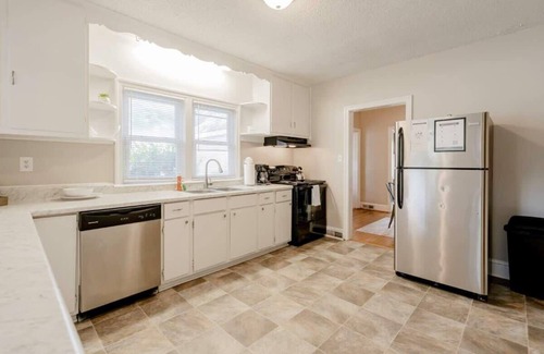 Columbia Casa | Mins to USC, Hospital, Zoo! Columbia Duet-Unit A