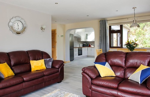 Tully Apartamento | Mins walk from the beach. Great Location