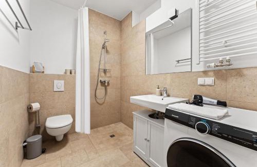 Weissensee Apartamento | MINT Apartment über der Stadt Parken Küche WiFi