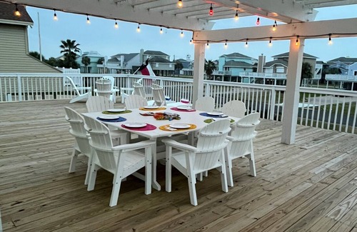 Pirates Beach Casa | Menta para la diversión ... 3 dormitorios, 2 baños, capacidad para 8 personas, gran terraza y cerca de la playa